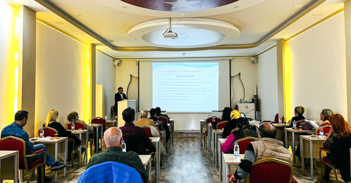 Antalyada Tüberkülozla Mücadele İçin Sağlık Personeline Eğitim Verildi