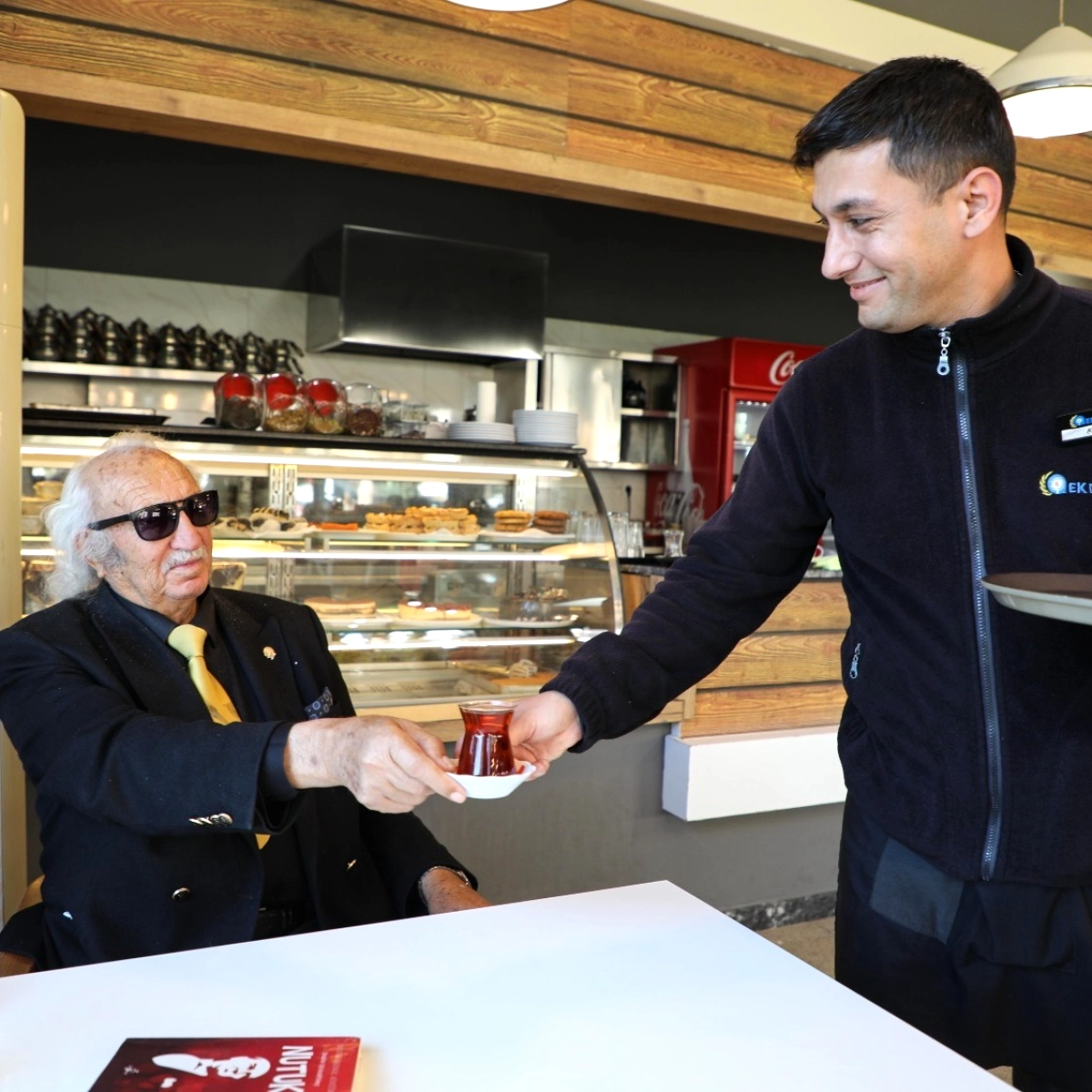 Antalyada Barbaros Çay Bahçesi Yenilendi, Yeni Yüzüyle Hizmette!