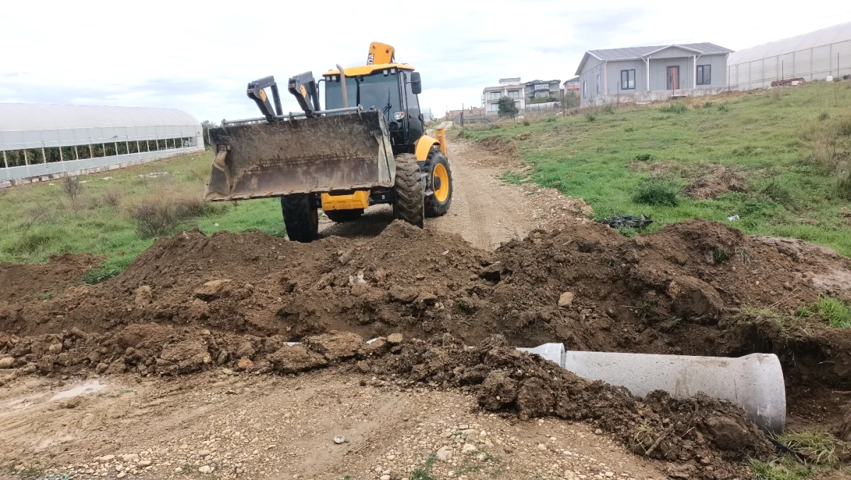 Aksu Belediyesi Mandırlar Mahallesi’nde Altyapıyı Güçlendirdi: Yağmur Suyu Tahliye Çalışması Sona erdi