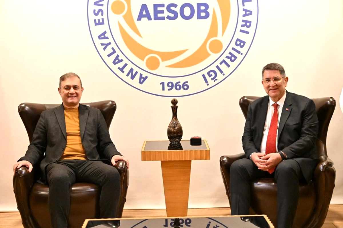 Antalya Esnaf Birliği Başkanı Adlıhan Dere, Elmalı Esnaf Odası’nı Ziyaret Etti: Talepler Masaya Yatırıldı