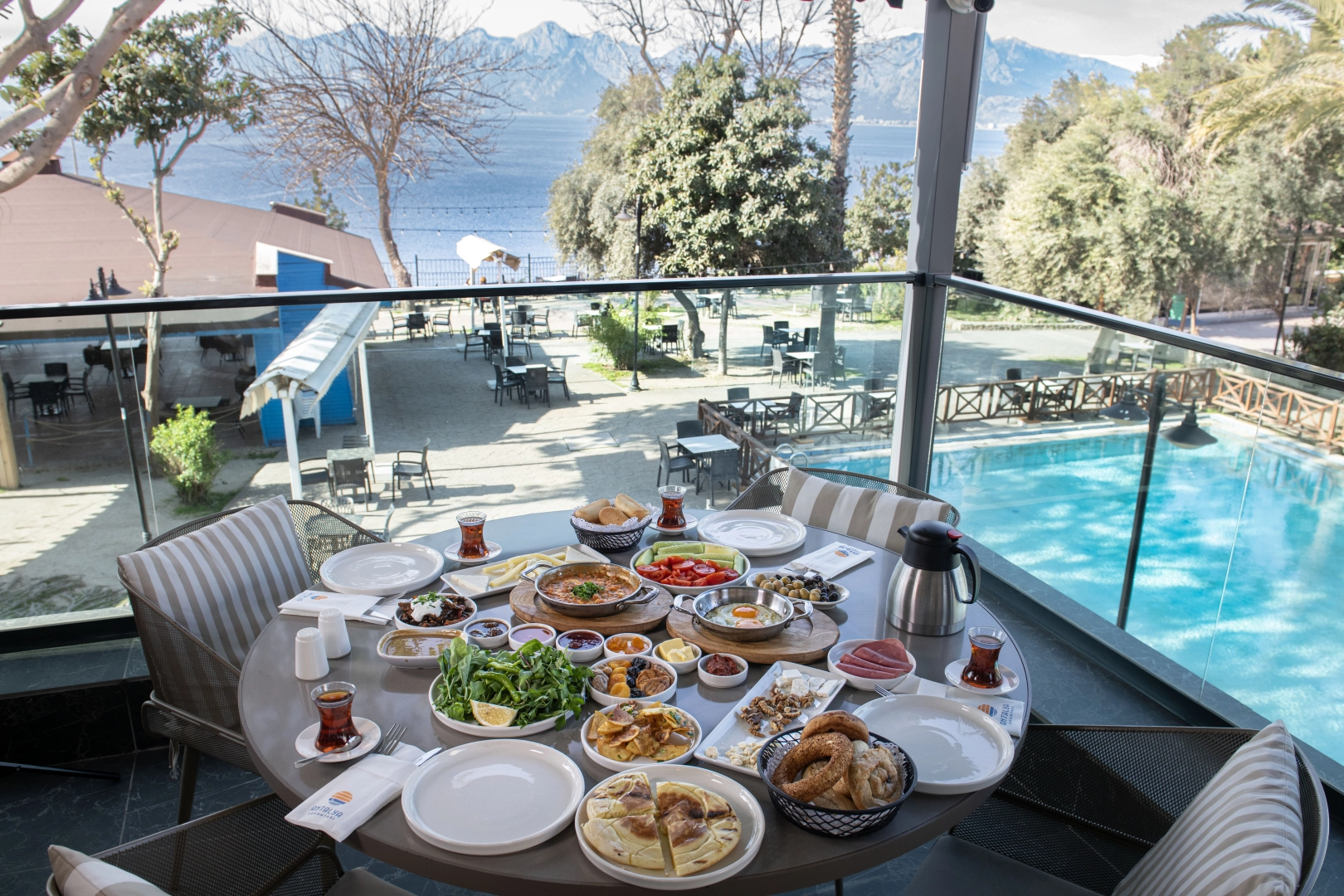 Antalya Muratpaşa’da sosyal tesisler bayramın ilk günü kapalı