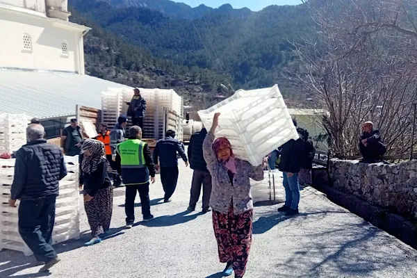 Antalya’da ipekböcekçiliği geliştiriliyor