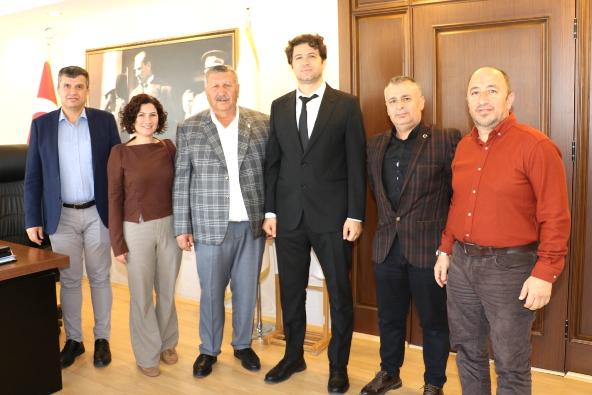 Kaş Belediye Başkanı Erol Demirhan, Hastane Yönetimi ile Sağlıkta İş Birliğini Görüştü