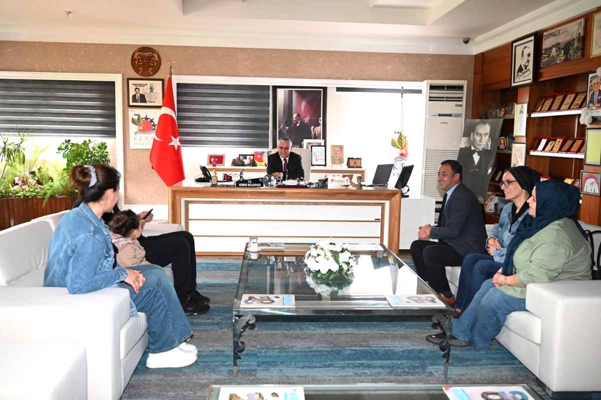 Kemer Kuzdere’ye Yeni Ortaokul Talebi: Veliler ve Muhtar Başkan Topaloğlu’na Çözüm İçin Başvurdu