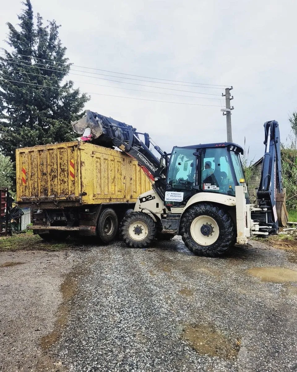 Manavgat’ta Görünmeyen Temizlik Ekibi: 6 Farklı Hizmetle Kesintisiz Çalışma