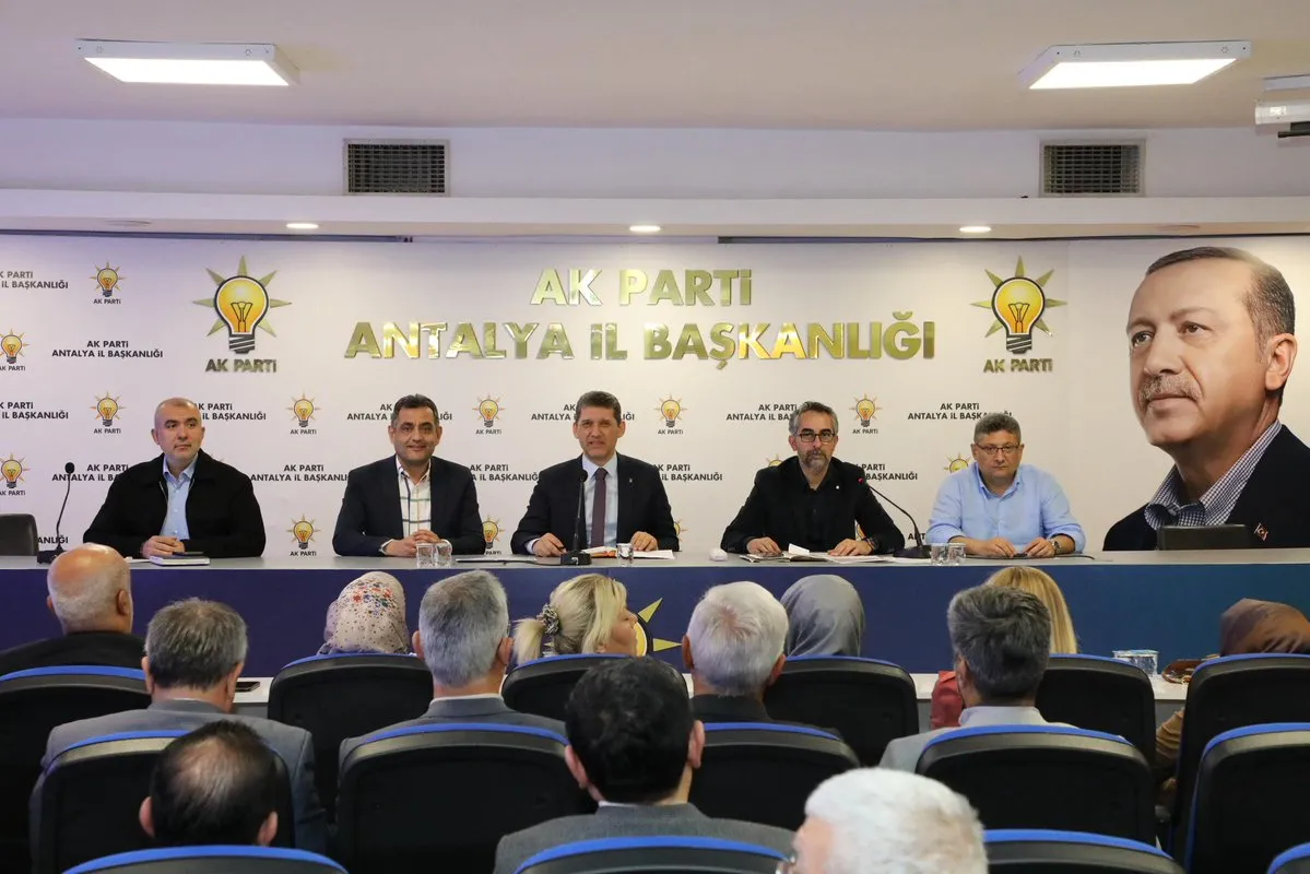AK Parti Antalya’da İl Yönetim Kurulu Toplantısı Gerçekleşti