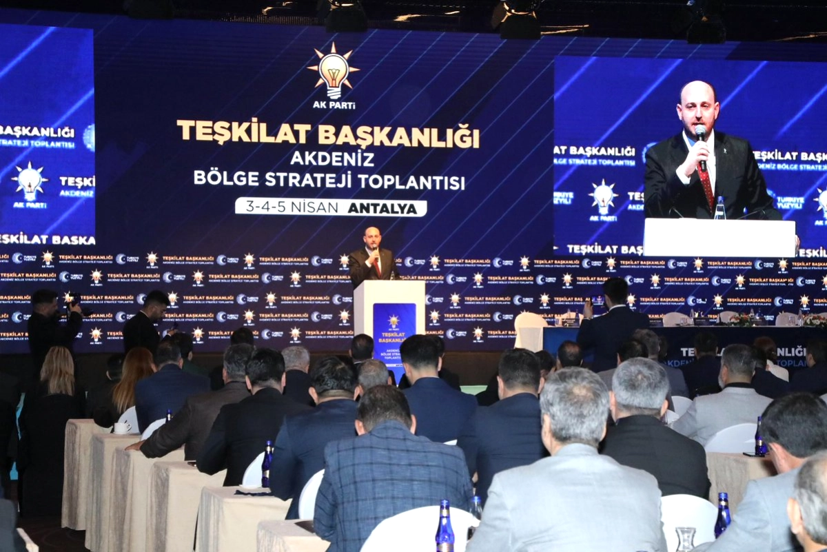 AK Parti’den Akdeniz Bölgesi İçin Politika Buluşması