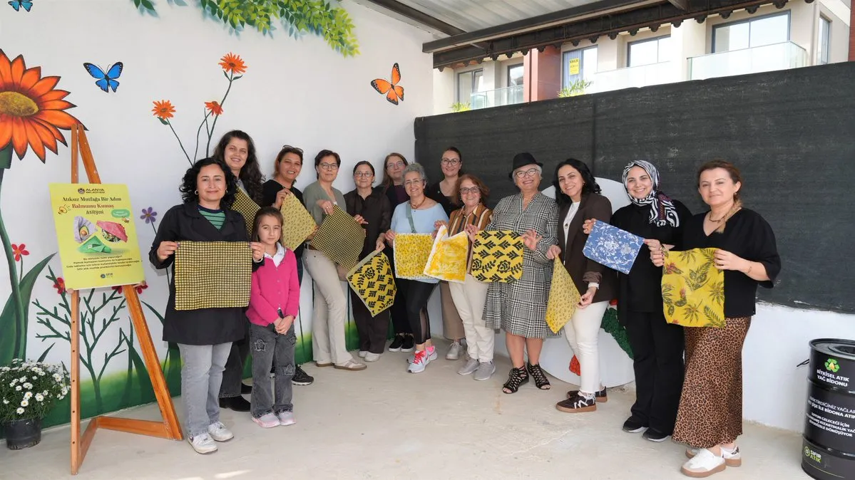 Alanya’da Atıksız Mutfak Dönemi Başladı: Kadınlar Kendi Balmumu Kumaşlarını Üretti