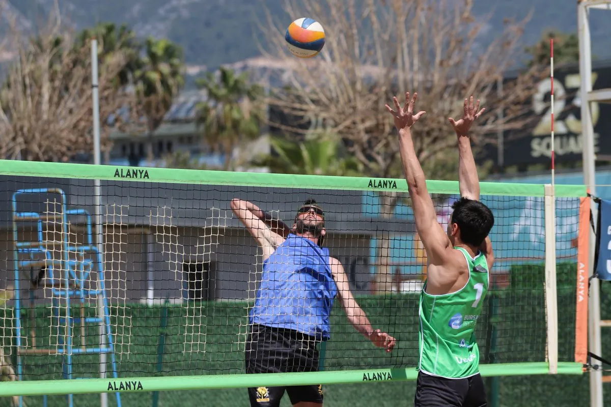 Alanya’da Plaj Voleybolu Ateşi: Yarın Devam Ediyor!
