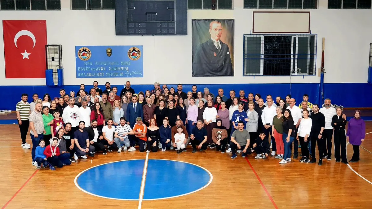 Alanya’da Zeybek Kursları 5. Dönemde: Cumhuriyet’in Dansı Gençlere Aktarılıyor