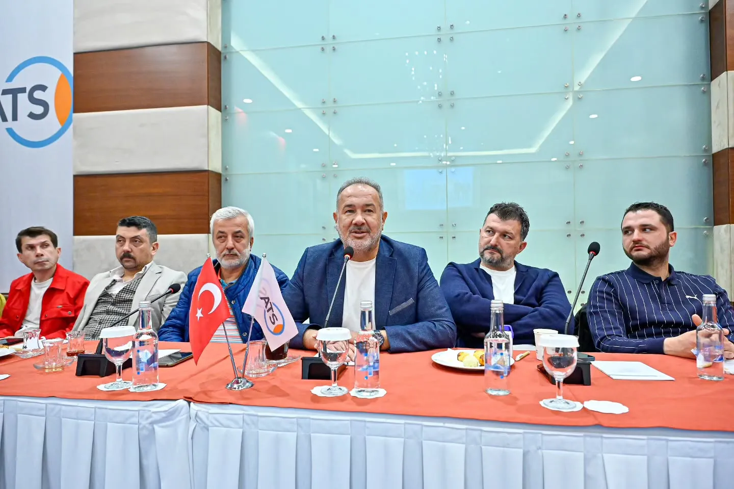 Antalya Gübre Sektörü Yeni Yönetmelikteki 500 Metrekare Şartını Masaya Yatırdı