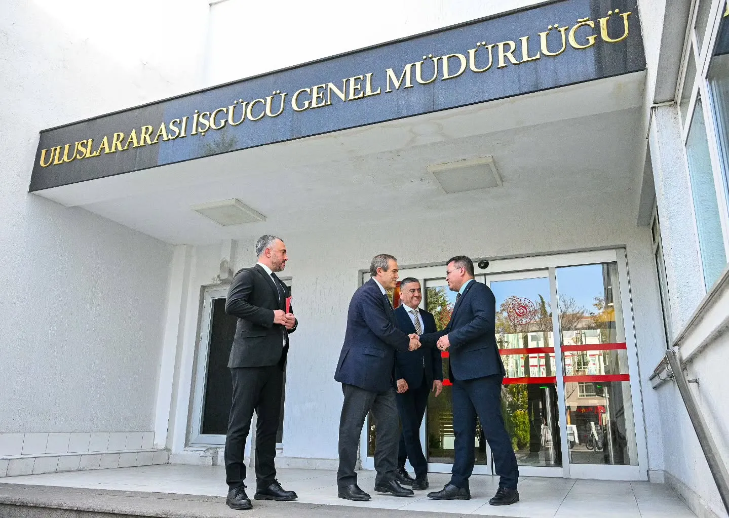 Antalya Turizminde Personel Krizi: Yabancı İşçi İzinleri İçin Kapı Çaldı