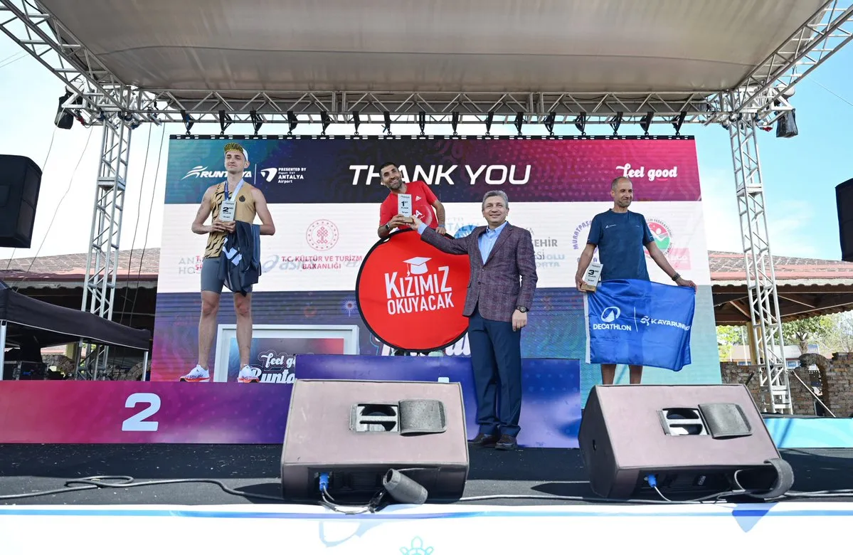 Antalya’da 21. Runtalya Maratonu: 42 km’de Zirve Sahipleri