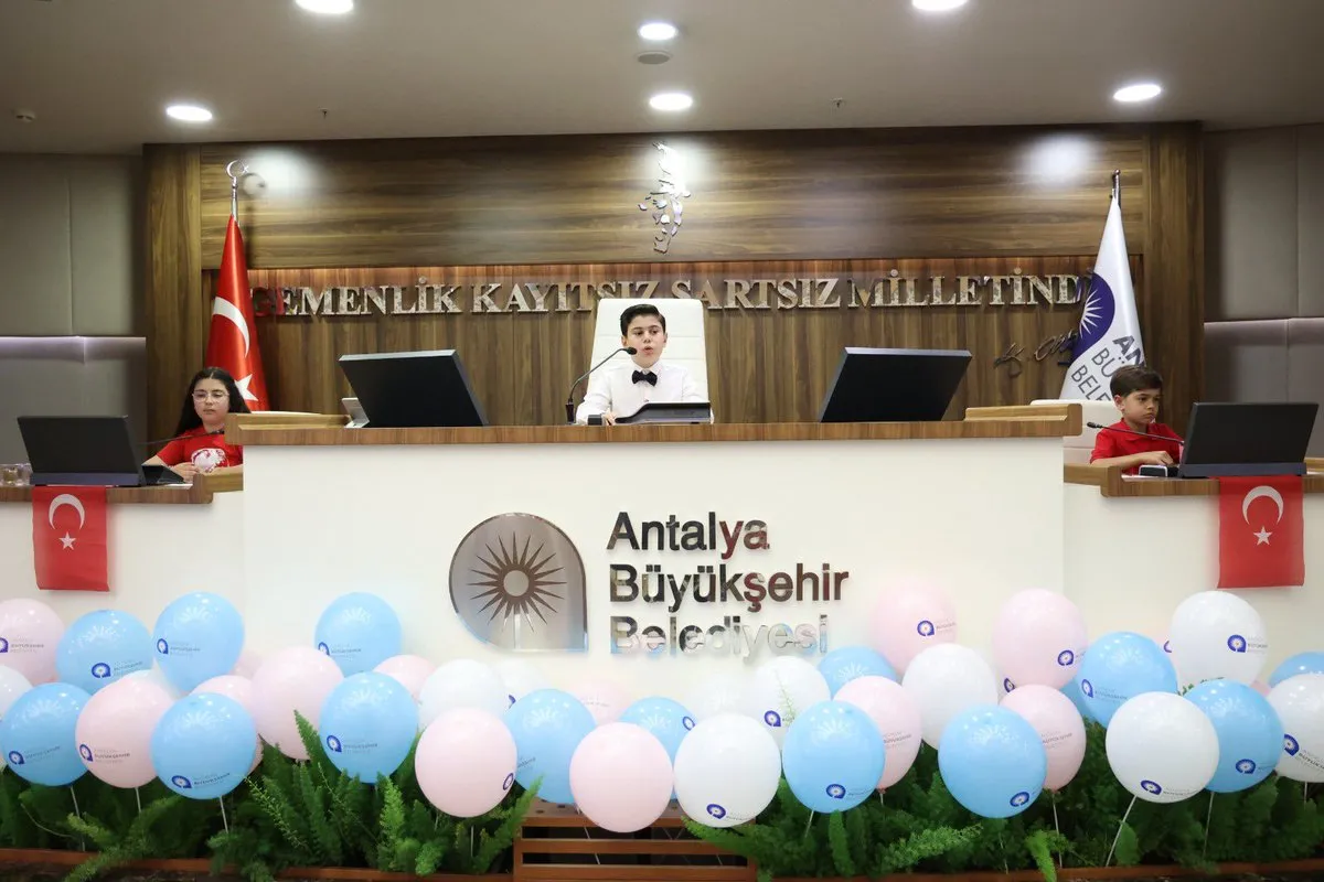 Antalya’da Çocuklar Meclis Koltuğunda: 23 Nisan’da Gelecek İçin Söylediler