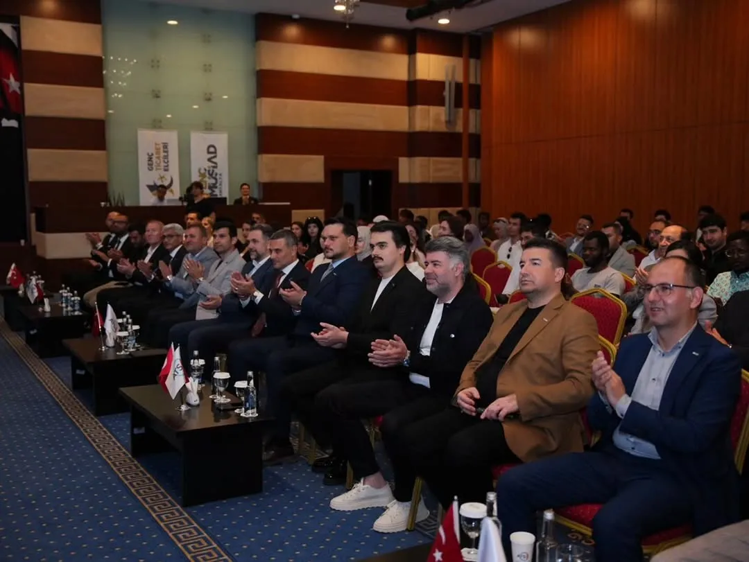 Antalya’da Genç Ticaret Elçileri: Uluslararası Öğrencilerden Projeler