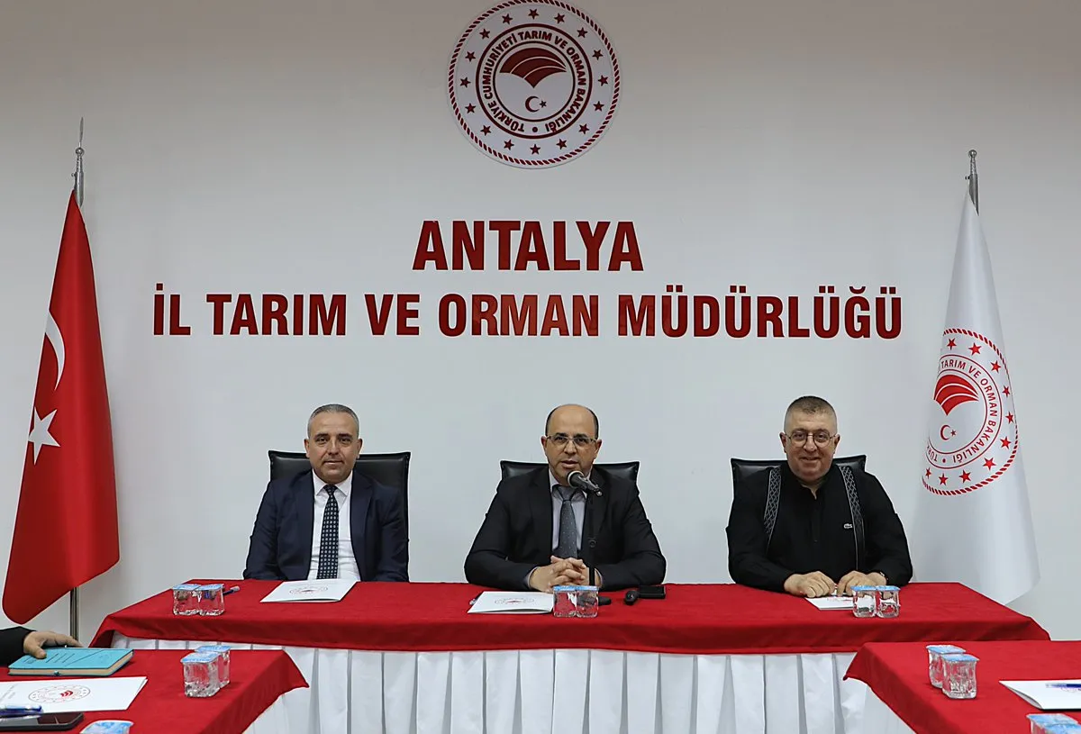 Antalya’da Hayvan Hastalıkları Bilgilendirme Toplantısı Başladı