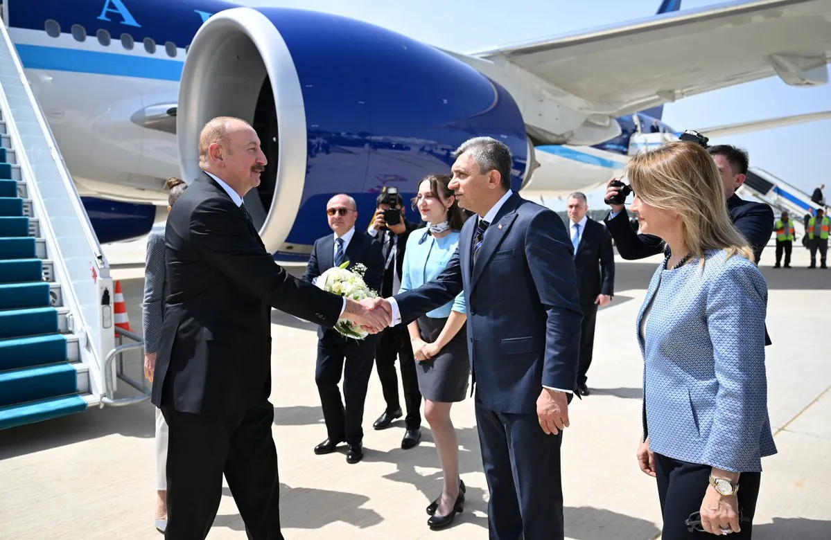 Antalya’da Tarihi Karşılama: Azerbaycan Cumhurbaşkanı Aliyev, Vali Şahin Tarafından Karşılandı