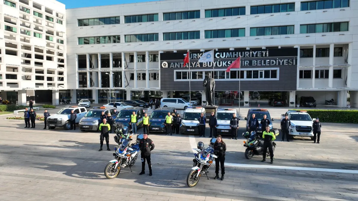 Antalya’da Toplu Taşıma Denetimleri: 9 Durakta Eş Zamanlı Operasyon