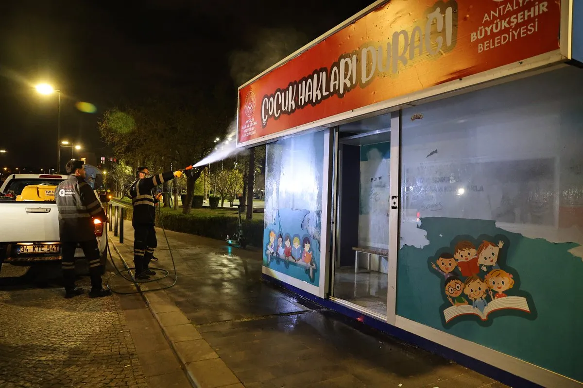 Antalya’da Vektör Tehlikesine Karşı Gece Gündüz İlaçlama