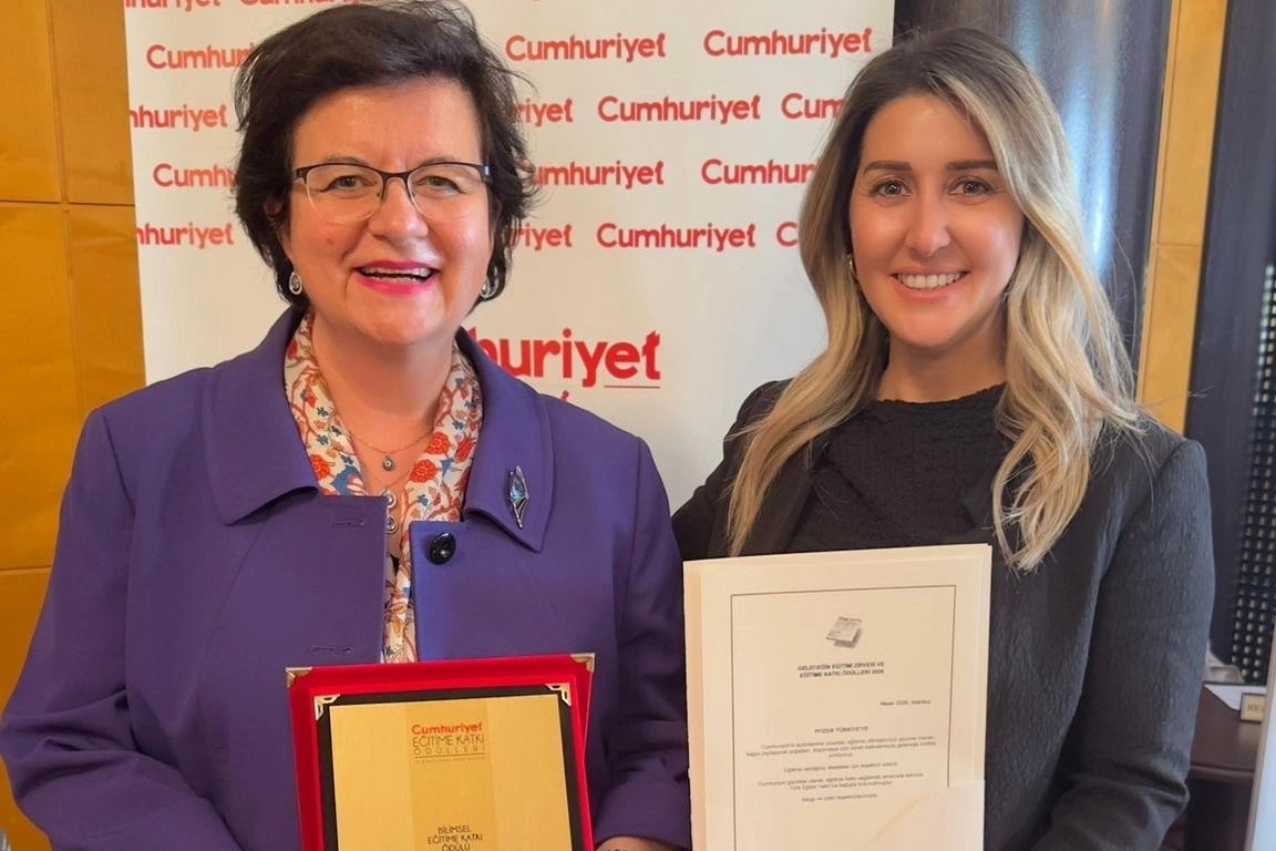 Cumhuriyet’ten Pfizer Türkiye’ye Bilimsel Eğitim Ödülü: 51 İlde 1.726 Öğrenciye Ulaştı