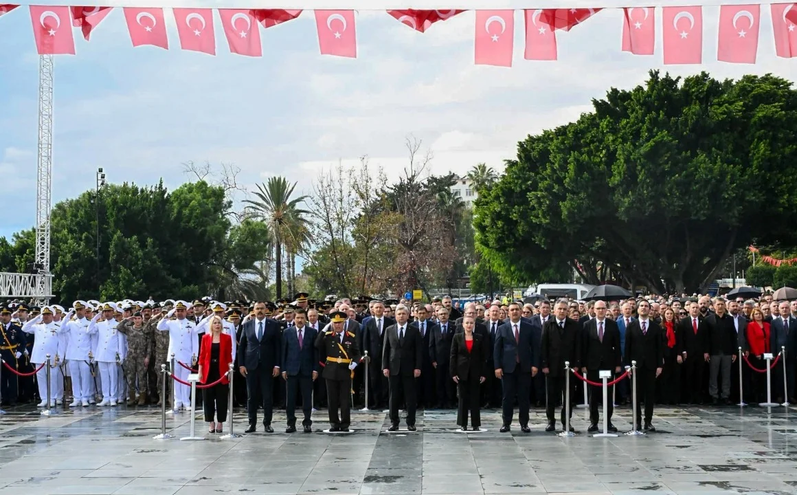 Antalya'da Cumhuriyet'in 103. Yıl Dönümü Coşkusu: Çelenk Sunma Töreni gerçekleştirilecek - Detay Görsel 1