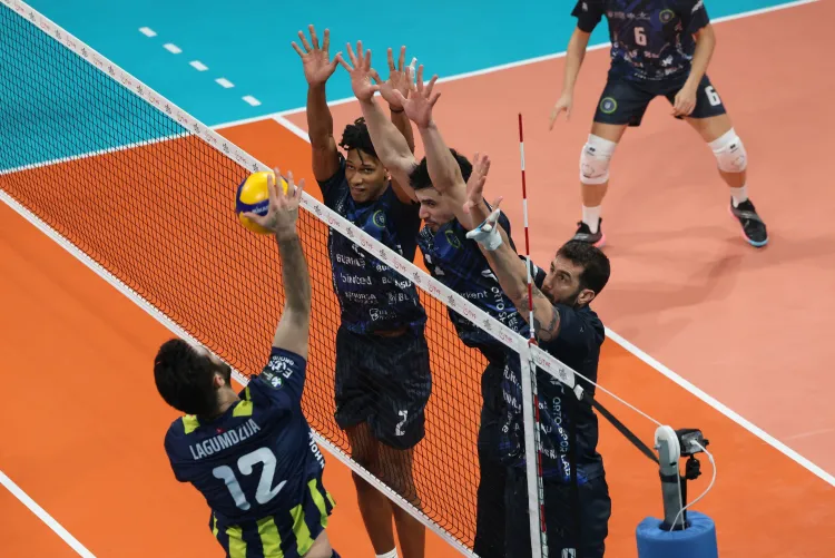 Fenerbahçe, Bursa’yı Geçerek Play-Off’ta Yükseldi: Seride 2-0