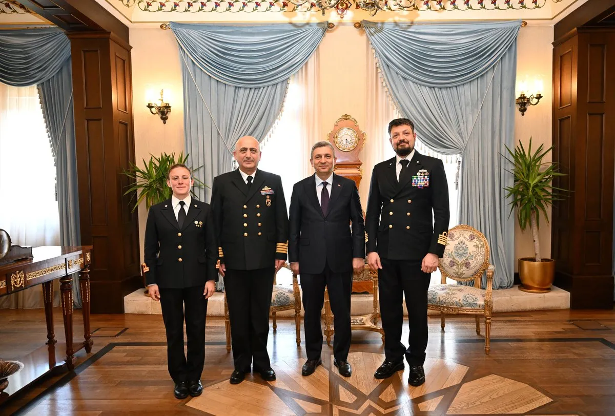 İtalyan Savaş Gemisi Komutanı Antalya Valisi’ni Ziyaret Etti