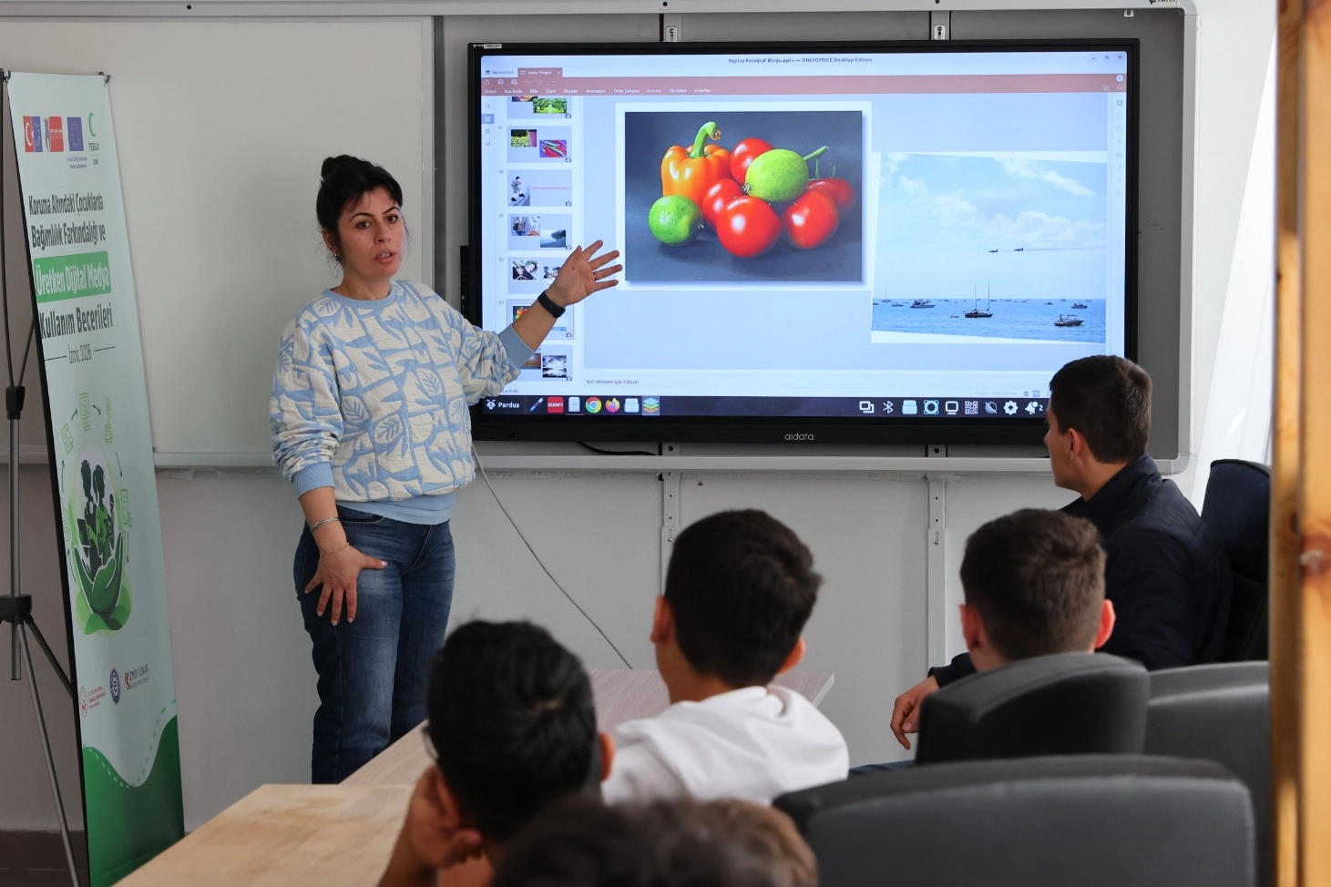 İzmir’de Koruma Altındaki 60 Çocuk Dijital Okuryazarlıkla Güçlendi