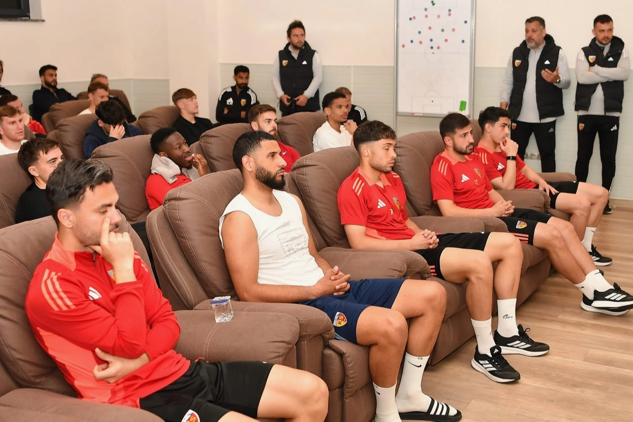 Kayserispor’a Moral Ziyareti: 11 Nisan’da Fenerbahçe Maçı Öncesi Büyükkılıç’tan Destek