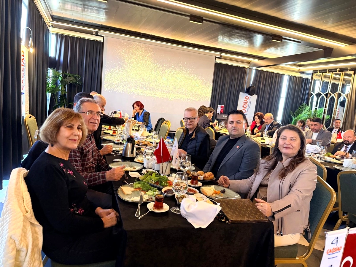 Kemer Belediyesi Temsilcisi, Antalya İş Dünyası ile Buluştu