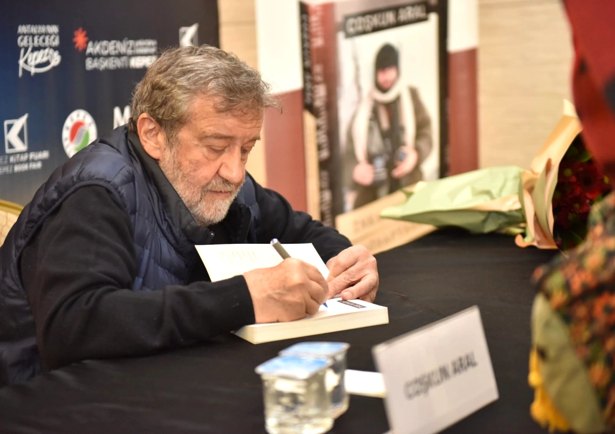 Kepez Kitap Fuarı’nda Yazar Buluşmaları: Okurlar Unutulmaz Anılar Yaşadı