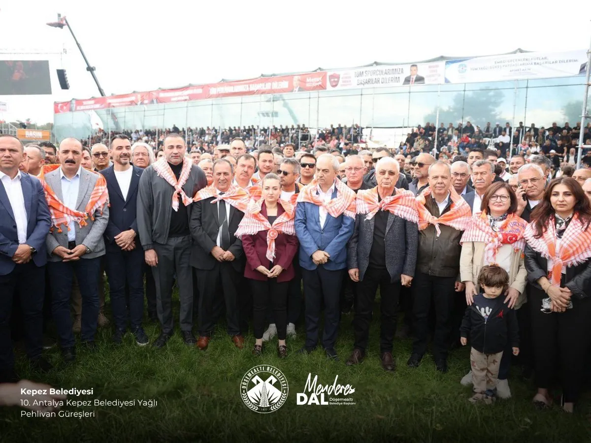 Kepez’de Yağlı Güreş Coşkusu: Döşemealtı Belediye Başkanı ve CHP’li İsimler Tribünde