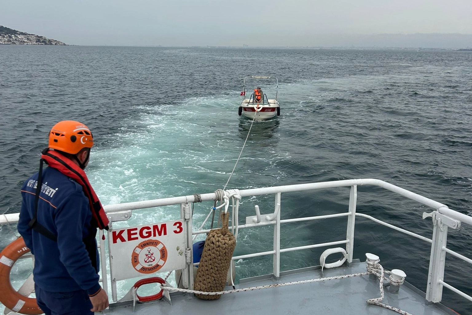 Küçükyalı’da Tehlike Atlatıldı: Sürüklenen Tekne ve İçindeki Kişi Kurtarıldı