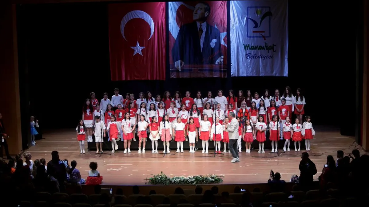 Manavgat’ta 23 Nisan Coşkusu Renkli Etkinliklerle Kutlandı