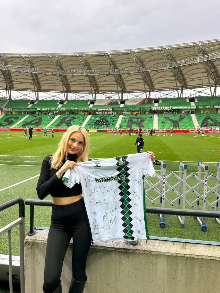 Sakaryaspor’dan Nevide Çiçek’e Özel Jest: 54 Numaralı Forma Sürprizi