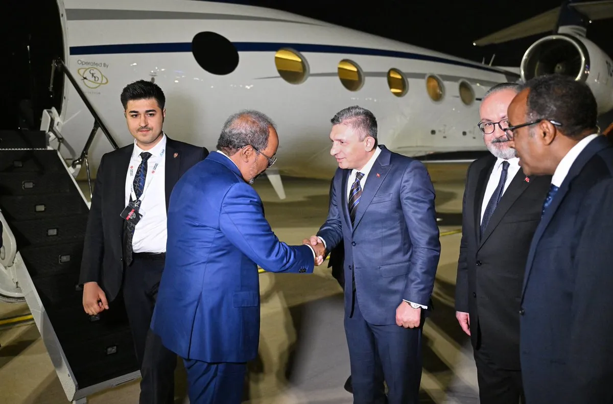 Somali Cumhurbaşkanı Mahmud, Antalya Diplomasi Forumu için Vali Şahin Tarafından Karşılandı