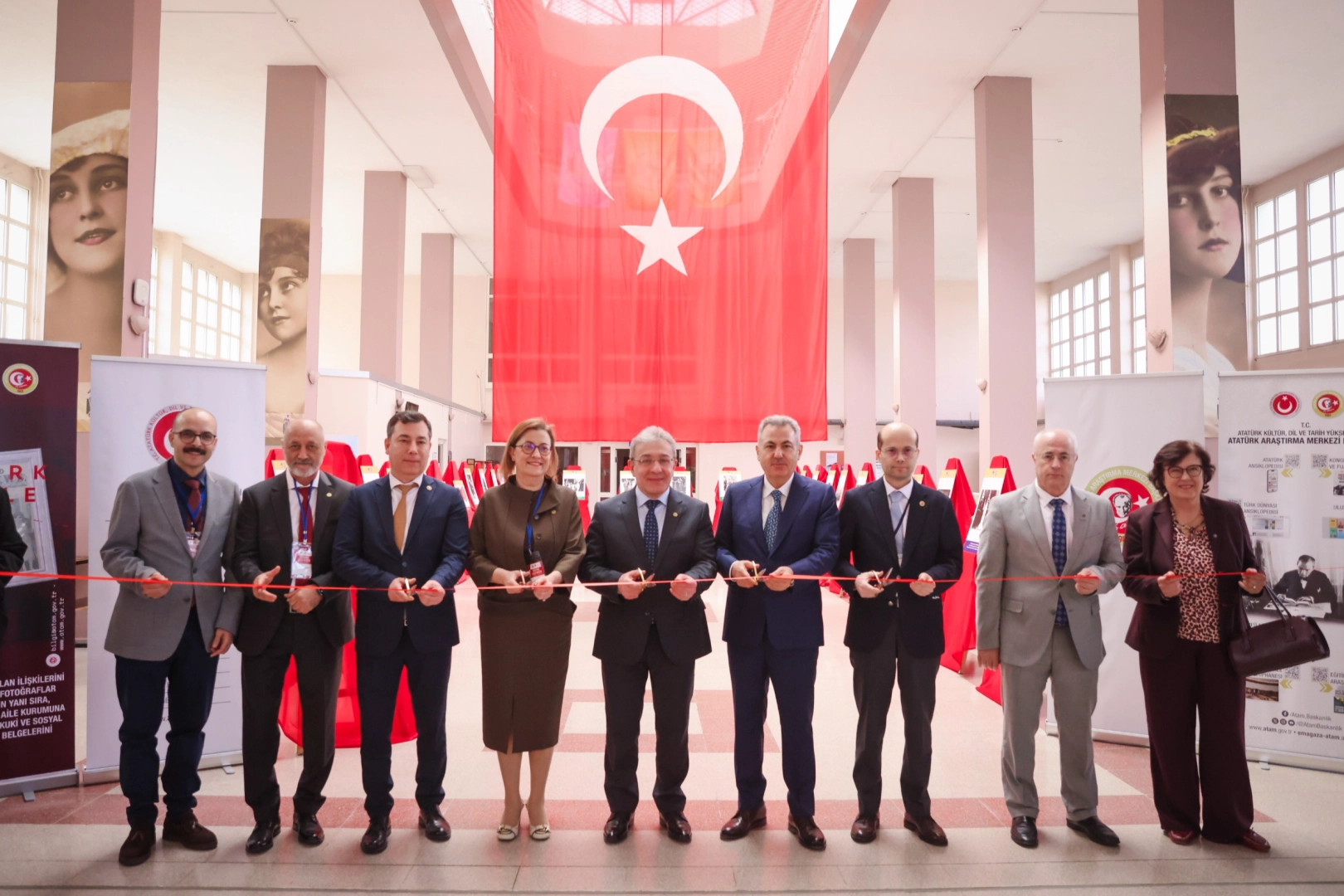 Uluslararası Aile Sempozyumu İzmir’de Başladı: Doğurganlık Krizi Masada