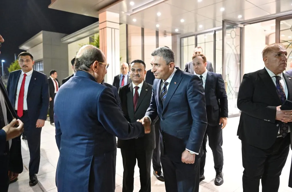 Yemen Başbakanı Al Zindan, ADF26 için Antalya’da Vali Şahin Tarafından Karşılandı