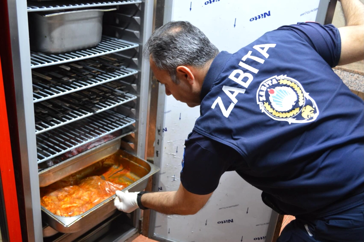 Konyaaltı Belediyesi Kurban Bayramı Öncesi Gıda Denetimlerini Artırdı