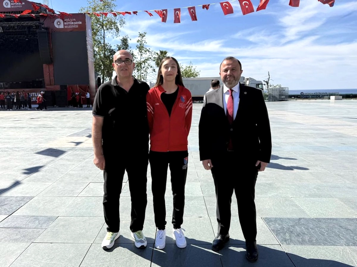 AK Parti Antalya’dan 19 Mayıs Törenine Katılım