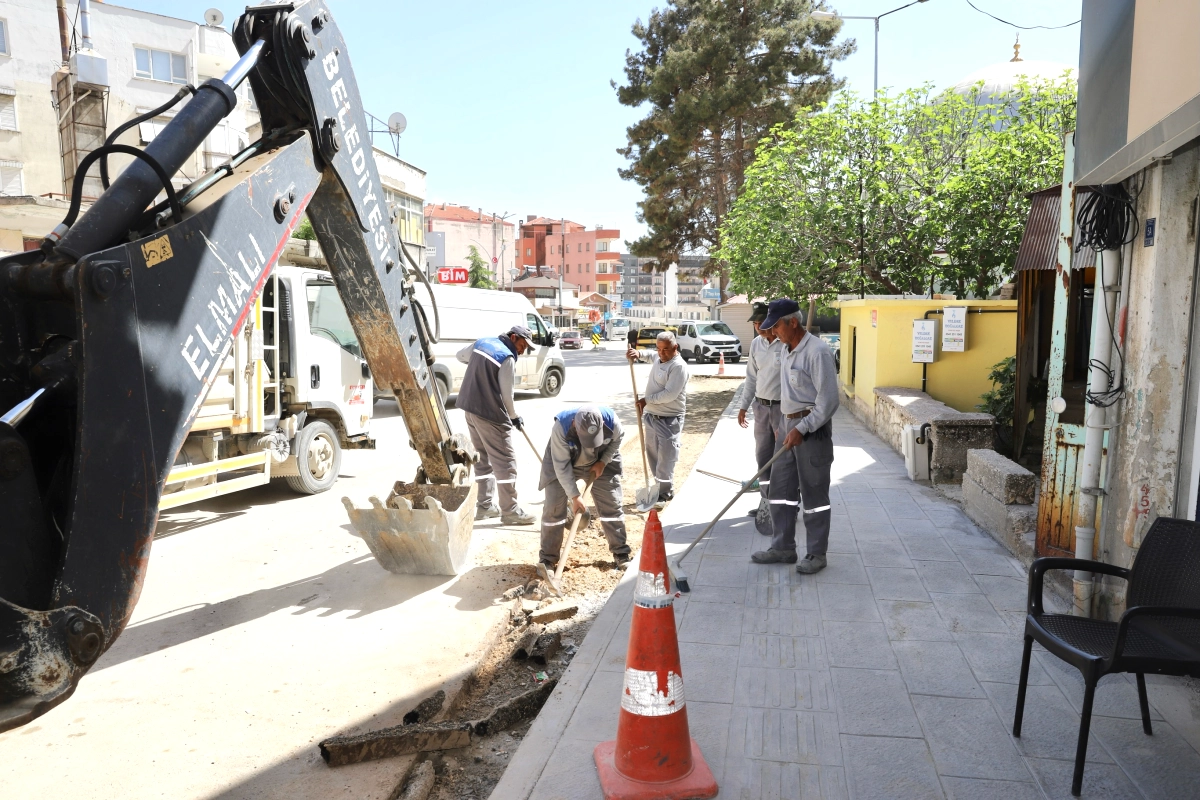 Elmalı’da Kaldırım Yenileniyor: Gündoğan’da Güvenli Yaya Yolları