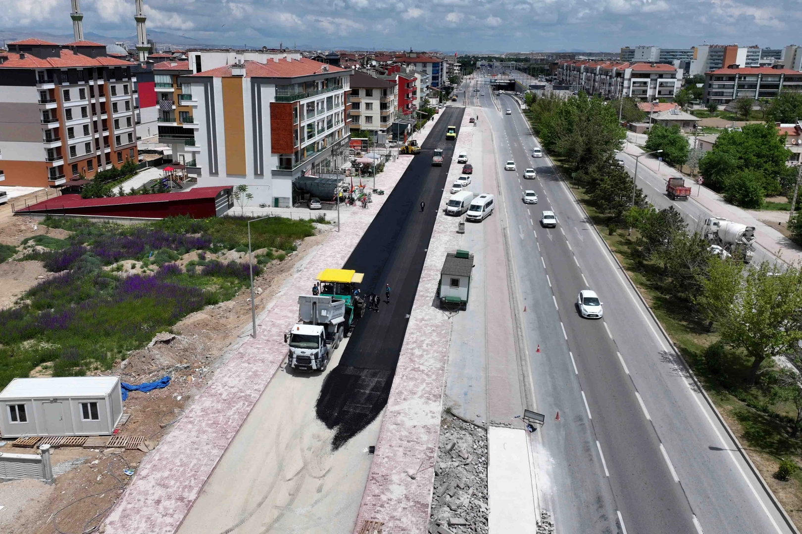 Karatay Belediyesi Asfalt Çalışmalarıyla İlçenin Ulaşım Ağını Yeniliyor