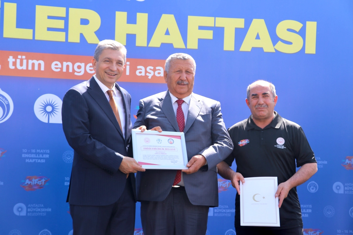 Kaş’ta Engelsiz Yaşam: Erişilebilirlik Belgesi Törenle Teslim Alındı