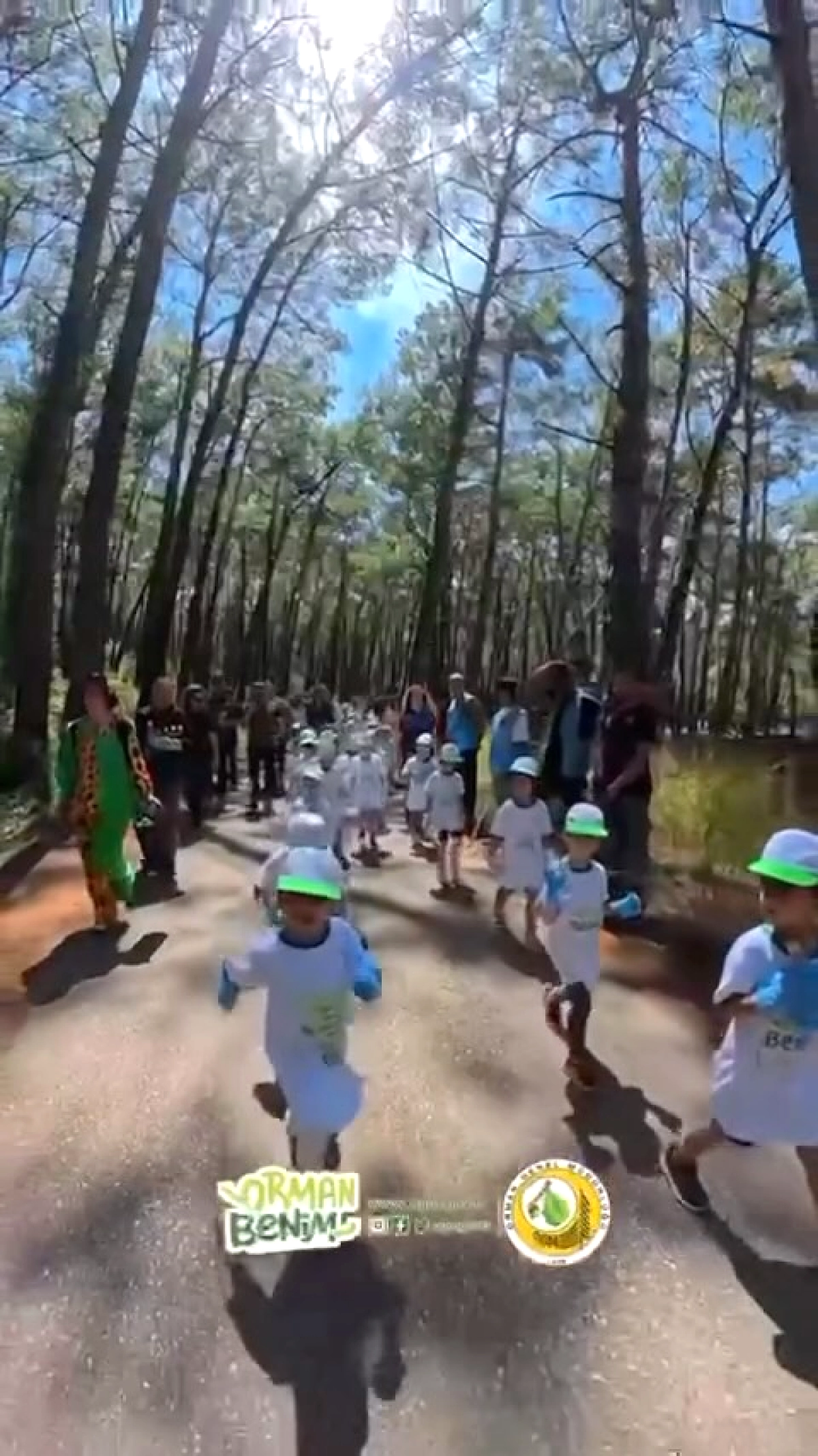 Kemer’de Minik Eller Çevre Temizliği Yaptı