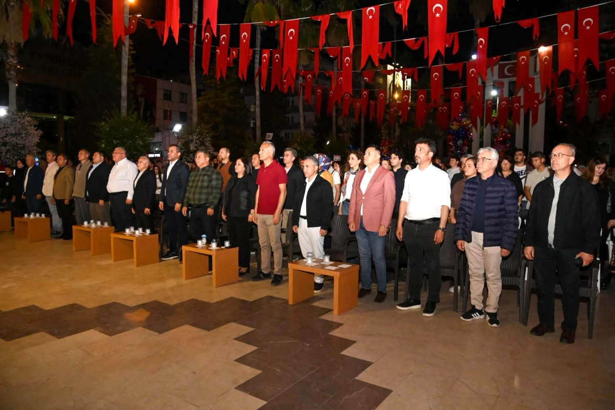 Kumluca’da 19 Mayıs Coşkusu: ‘Maarifin Kalbinde’ Gençler Sahne Aldı