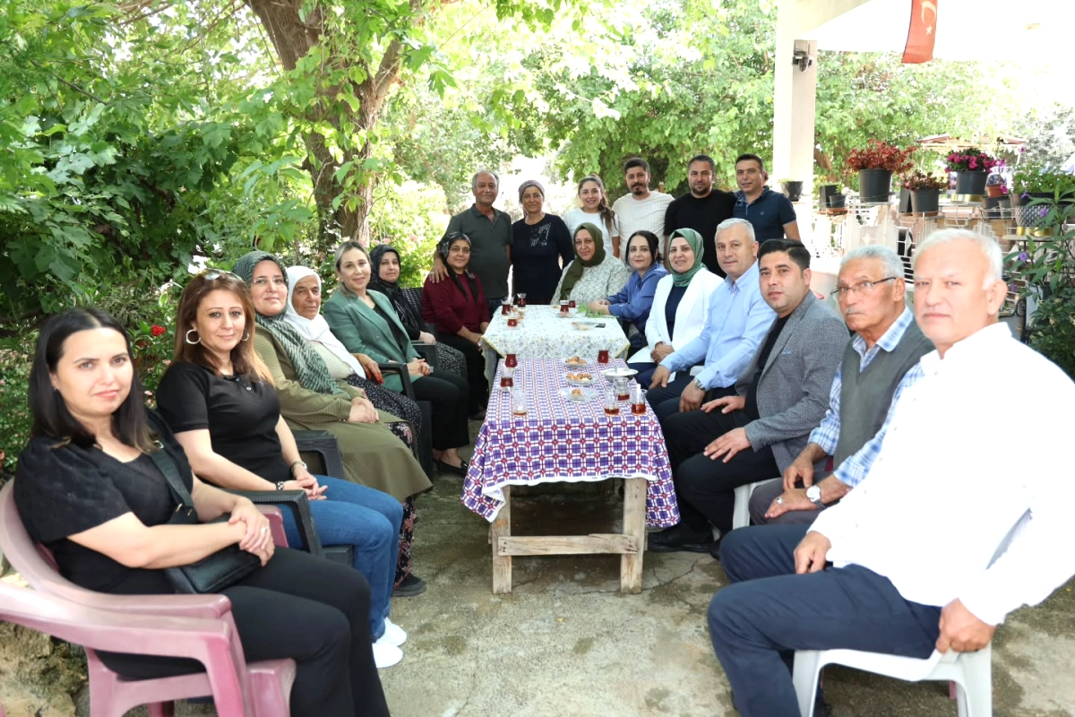 Tuba Vural Çokal Aksu’da Kurban Bayramı Evvelsi Vatandaşlarla Bir araya geldi