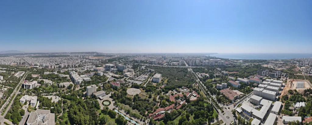 Akdeniz Üniversitesi 2027 QS Dünya Üniversiteleri Sıralamasında Yer Aldı