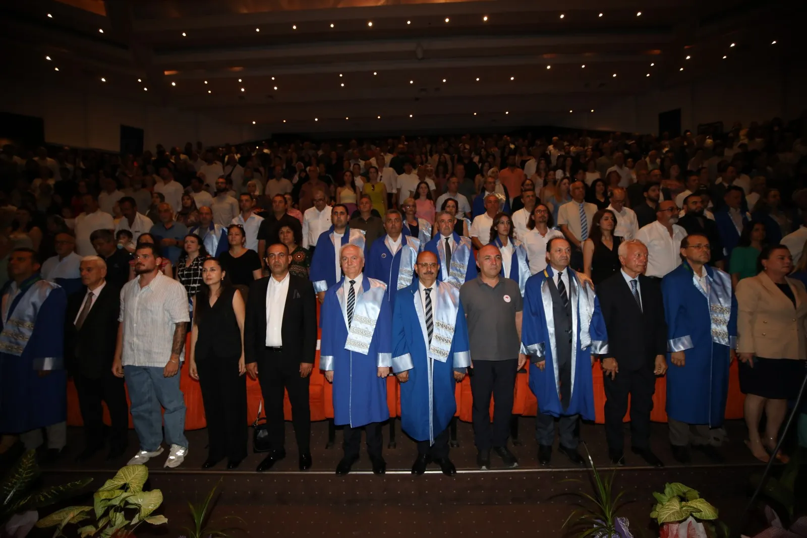 Akdeniz Üniversitesi Ziraat Fakültesi 260 Mezununu Uğurladı