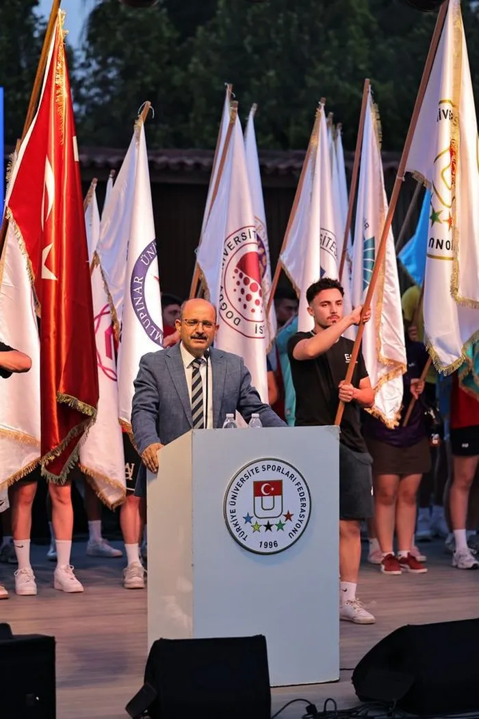 Akdeniz Üniversitesi’nde Halk Dansları Rüzgarı Esti