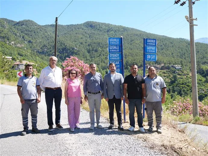 Alanya’da Kırsal Mahalle ve Yayla Yollarında Yön Tabelası Çalışmaları Sürüyor
